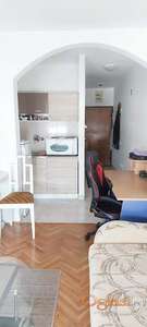 Odlična garsonjera preko puta Futoške pjace 200e!